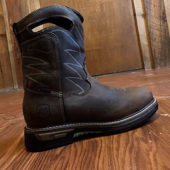 Brand new just out of the box Dan post boots nothing wrong , just wrong size